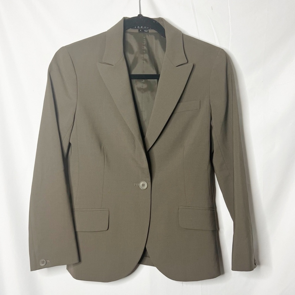 Theory Hayward Blazer in Brown Size 4